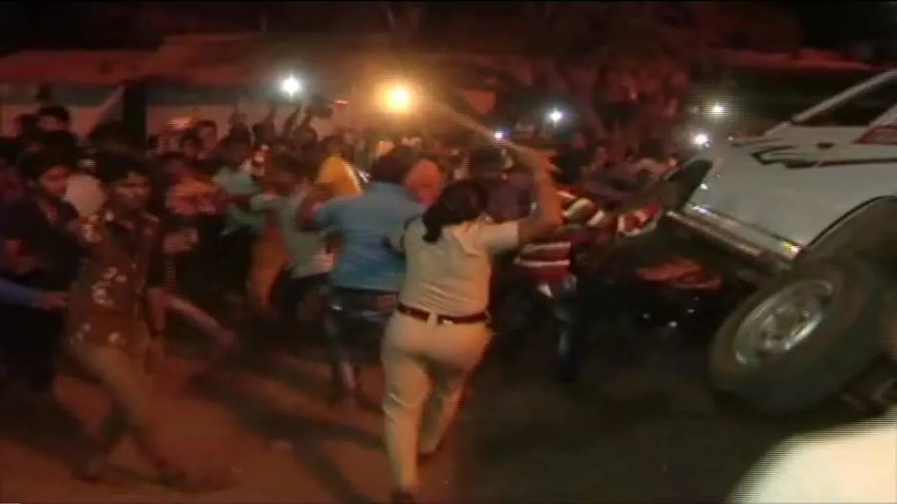 Courageous lady inspector single-handedly disperses violent mob