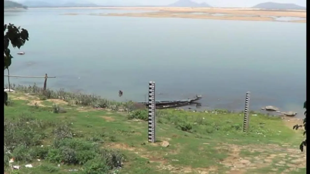 Nayagarh fishermen feel heat of Chhattisgarh projects on Mahanadi