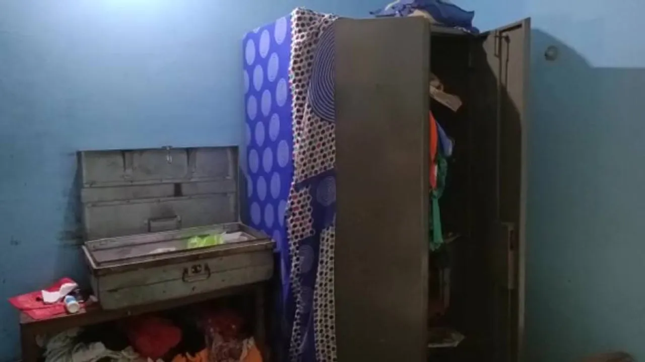 Bank 'Grahak Seva Kendra' Looted In Odisha