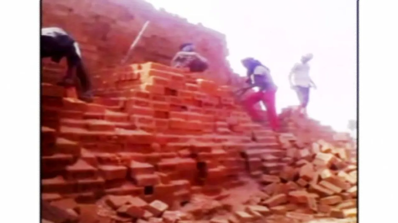 Stranded Odia labourers in AP face torture, families seek admin help