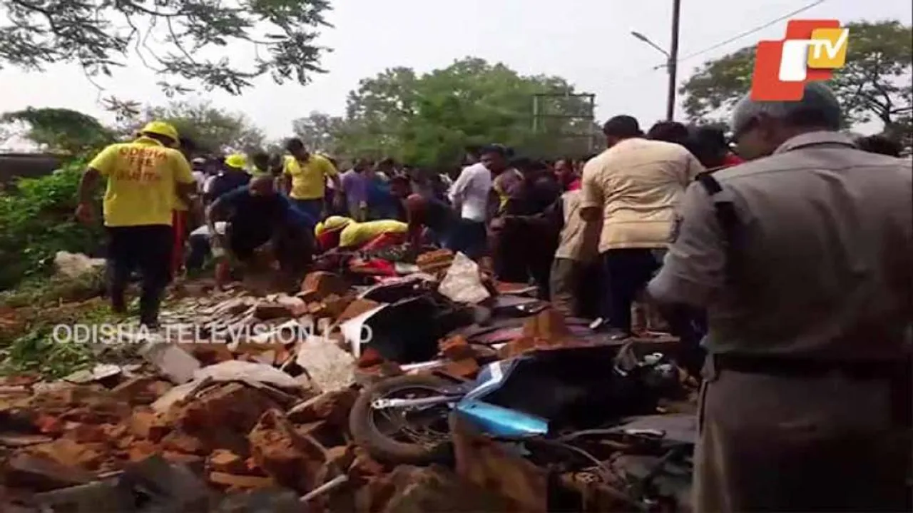 4 killed, several injured as rice mill wall collapses in Dhenkanal
