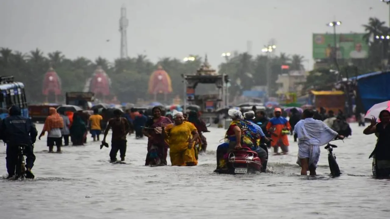Heavy rain brings Odisha to halt; Normal life hit in Twin City