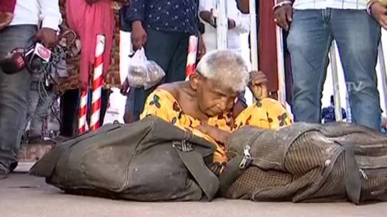 Once A Teacher In Foreign Country, Elderly Woman Now Begs For Survival In Puri