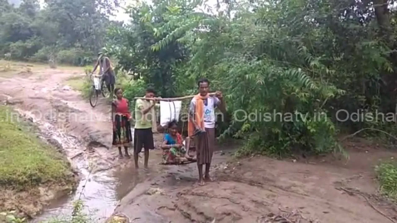 Family shoulders woman for 7 km as ambulance fails to reach