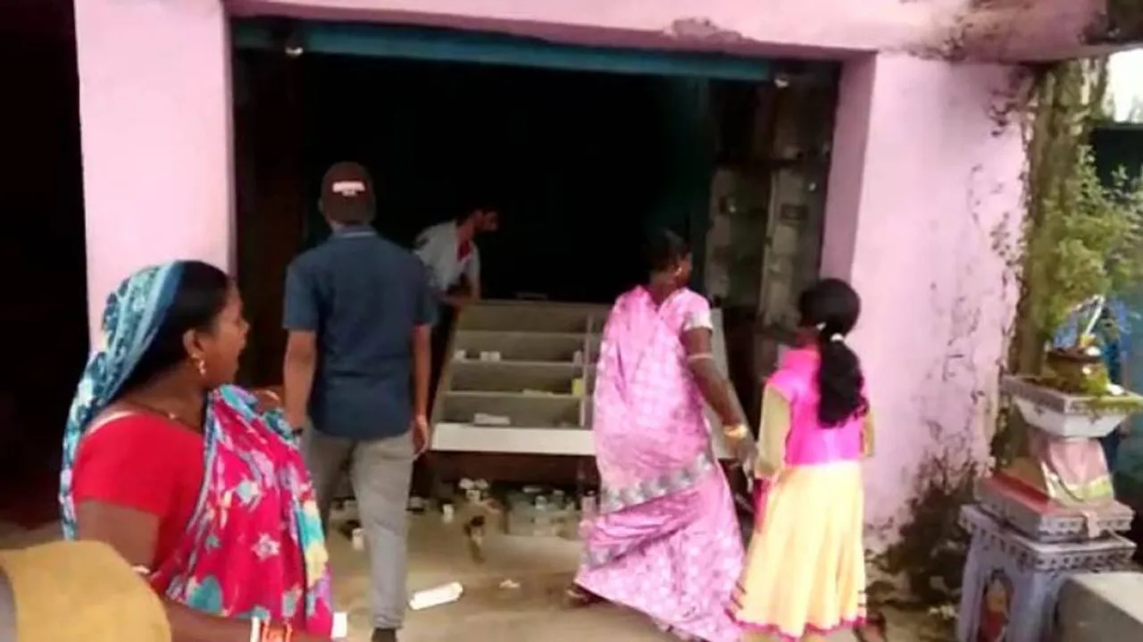 ‘Wrong’ Injection Kills Minor Girl, Family Ransack Nursing Home In Cuttack