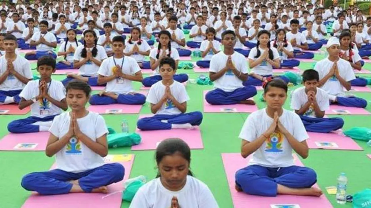 Himachal students set record for practicing yoga