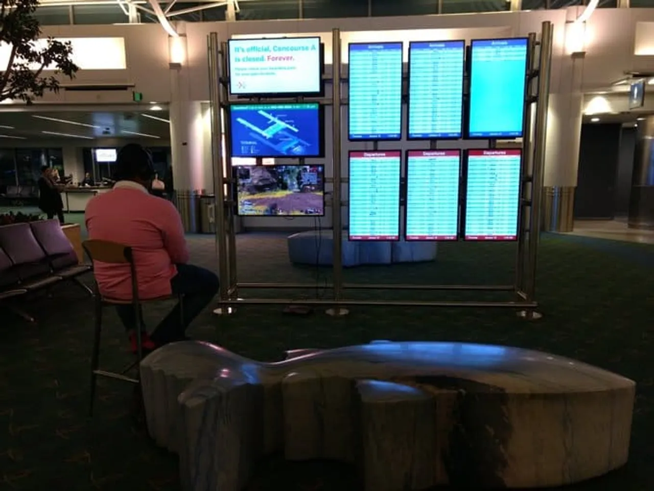 Legend plugs PS4 into airport monitor