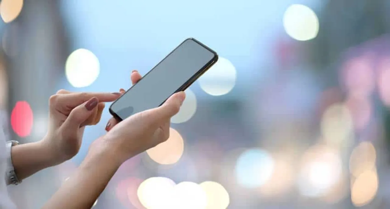 6 things people should take care of while selling their old phones