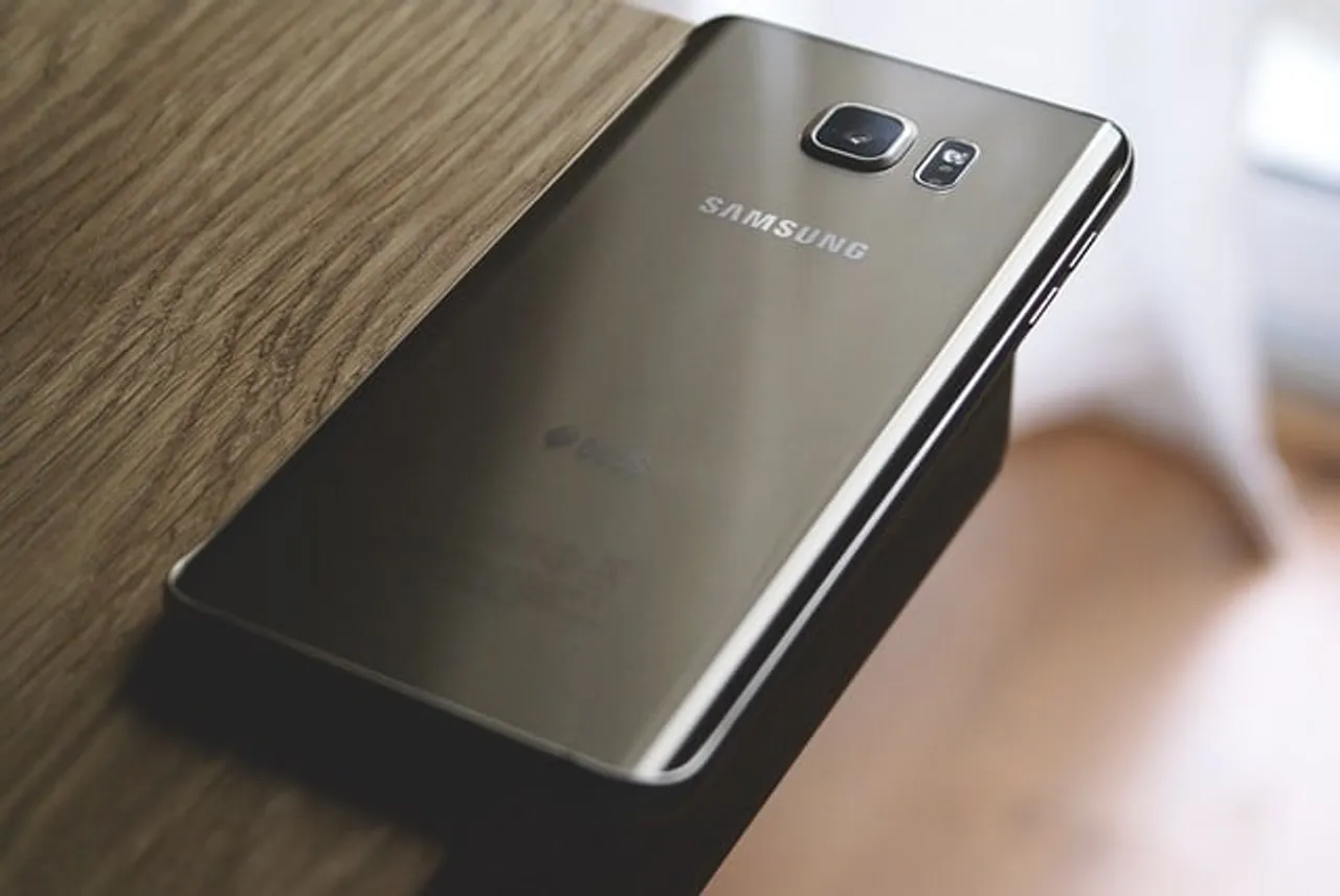 Samsung Galaxy fold Z: Latest series Price and features