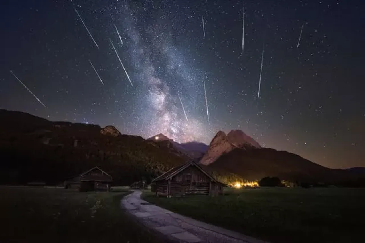 Unique Meteor Shower 