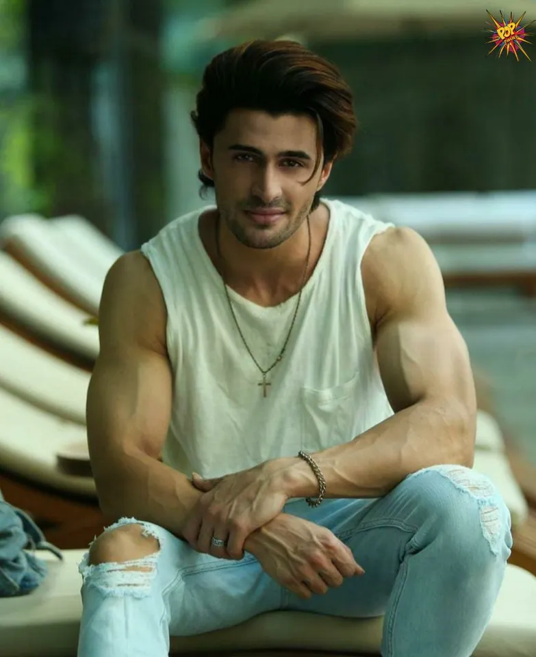 Bigg Boss 15 : Netizens come out in support of Ieshaan Sehgaal, mock the other contestants for targetting him