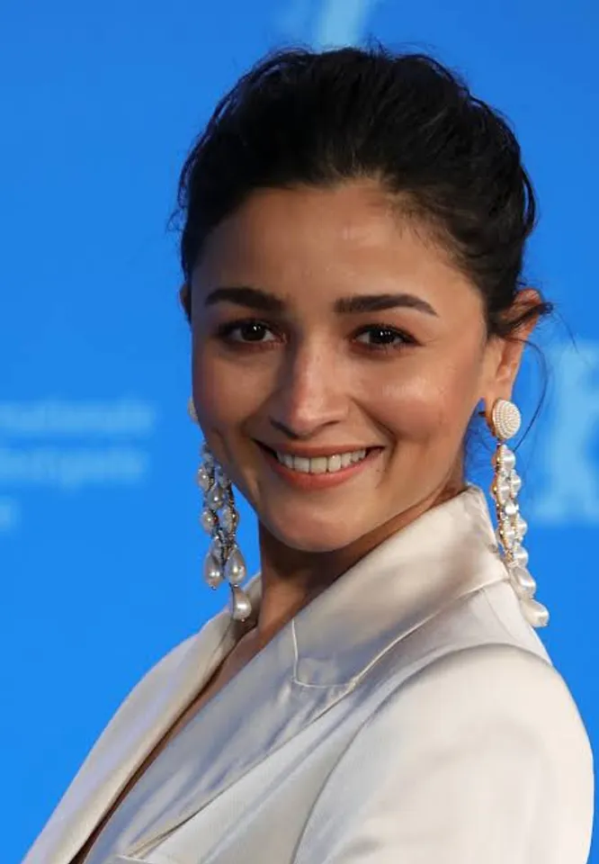 Alia Bhatt gets featured in an ad with 'land Kara de' meme guy