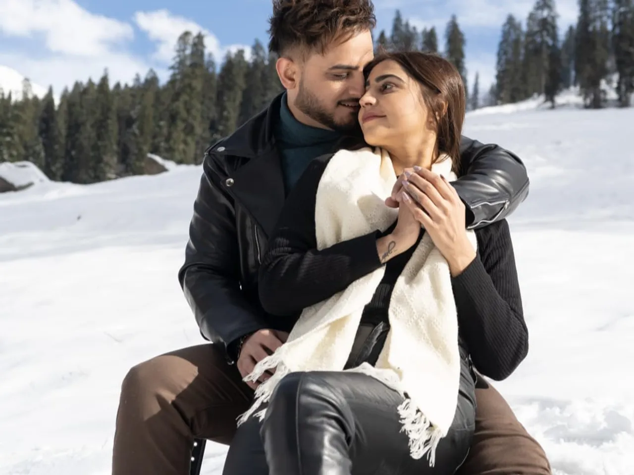Bhushan Kumar brings Millind Gaba & Pria Beniwal Gaba’s real life chemistry to the screen with the single ‘Shaadi Karke Le Jayega Mujhe’!