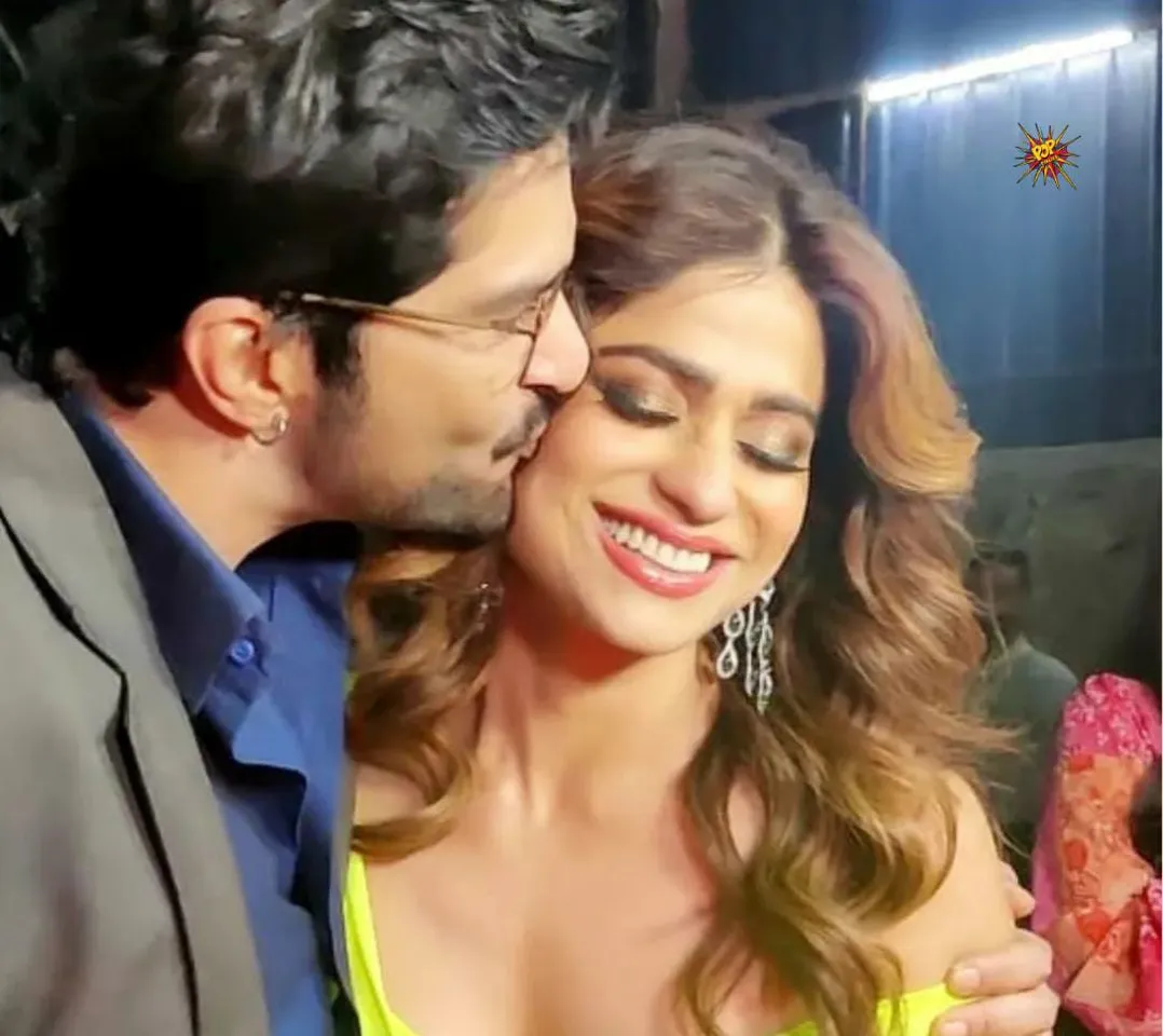 Raqesh Bapat kisses Shamita Shetty in front of paps.