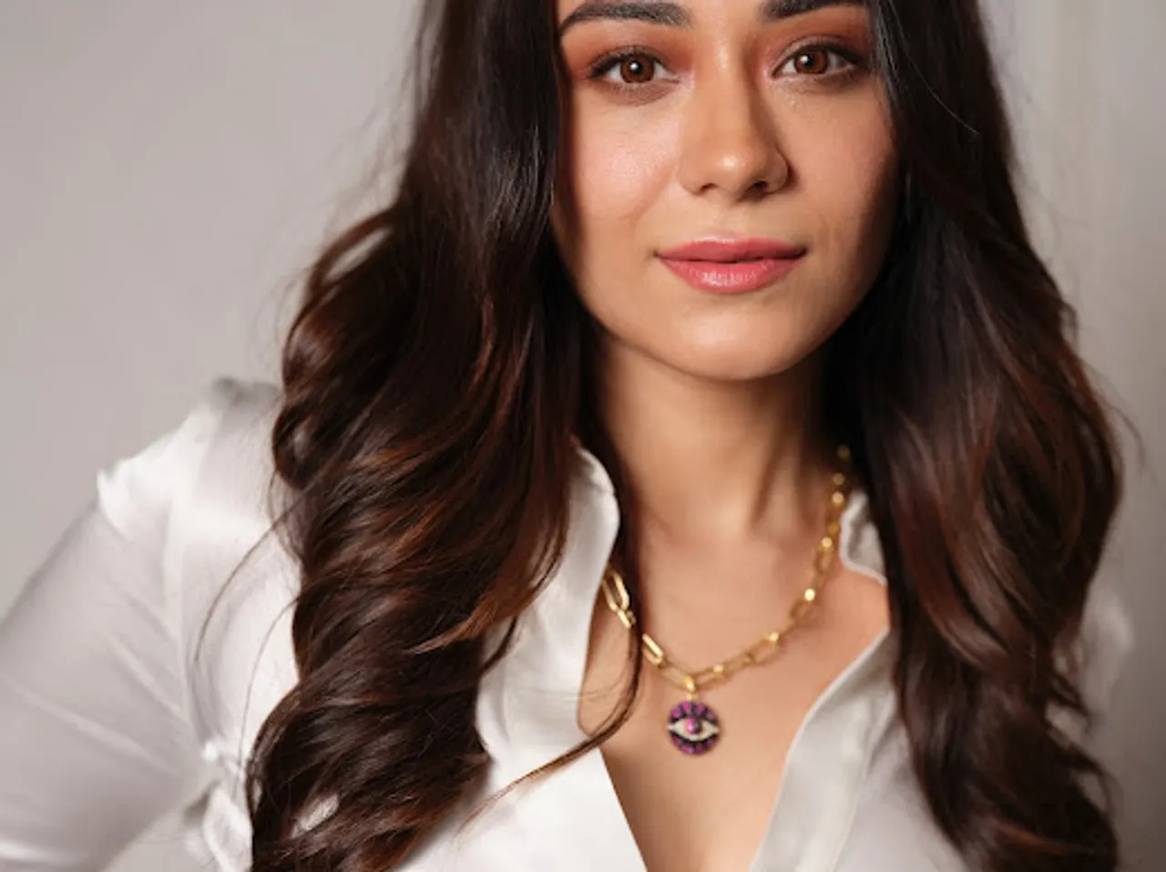ANCHAL SINGH DISSECTS THE FEMME FATALE CHARACTER , SHE PLAYS ON NETFLIX’S NEW THRILLER. INSPIRATION OR SECOND NATURE?