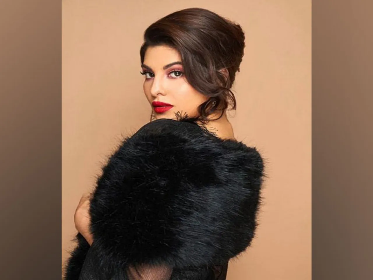 Actor Jacqueline Fernandez summoned on Wednesday in money laundering case!
