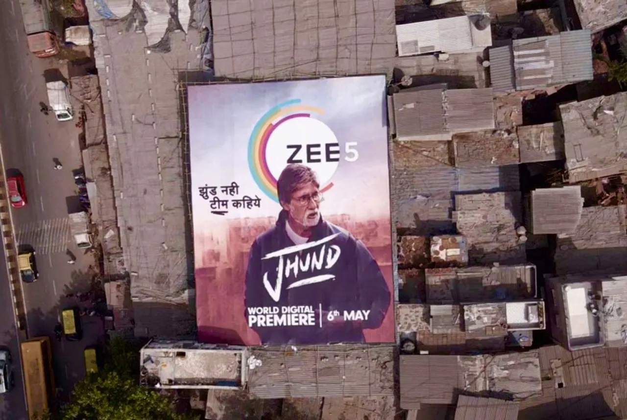 In a one-of-a-kind tribute to superstar Amitabh Bachchan, ZEE5 unveils a 100X100 ft poster of his film ‘Jhund’ to mark the movie’s World Digital Premiere
