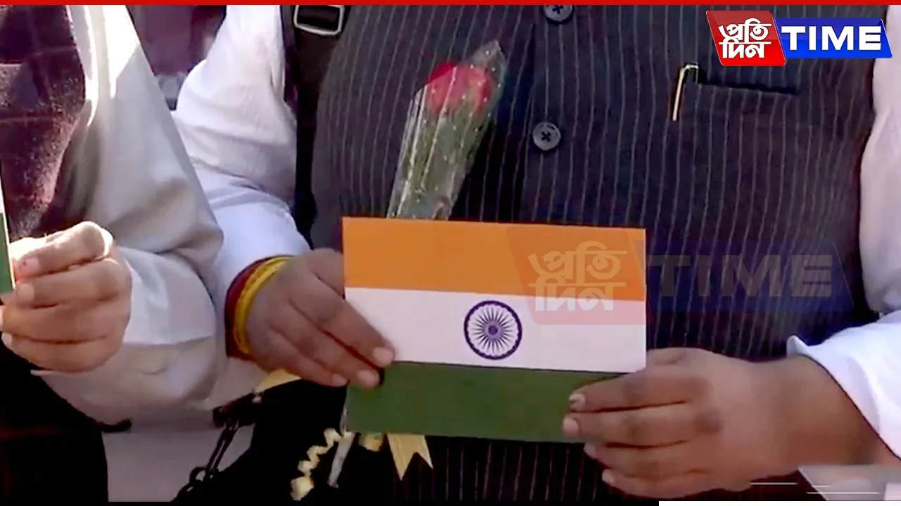 Opposition's ‘Rose & Tiranga’ Protest: RaGa’s Urge to Expunge BJP MP’s Comments Against Him