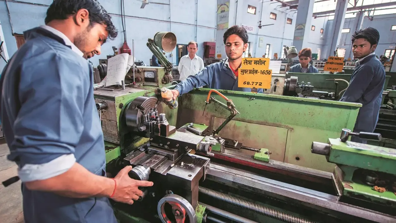India Records Double-Digit Growth In Unincorporated Sector Employment