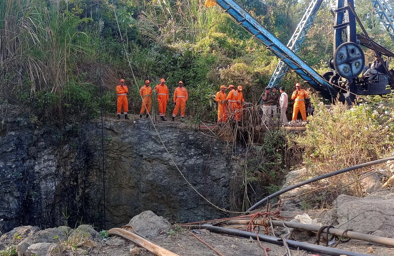 NDRF pumping water from coal mine