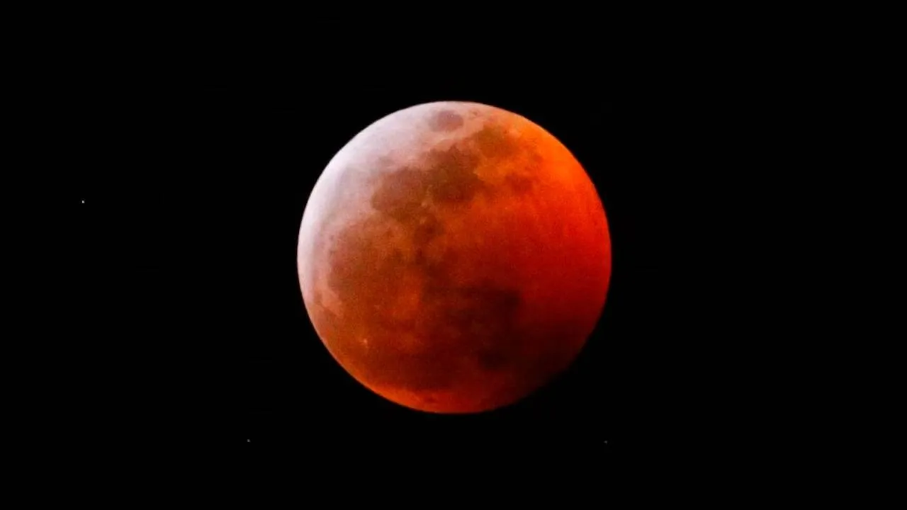 Total Lunar Eclipse to Dazzle Sky on September 7-8, 2025; Fully Visible Across India