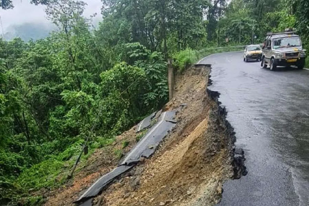 20 Dead as Torrential Rains Trigger Massive Landslides in Darjeeling and Mirik Hills