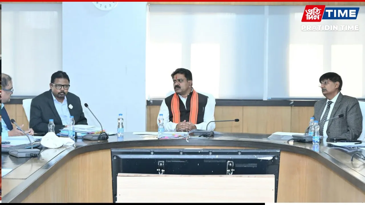 Chhattisgarh Deputy CM Vijay Sharma Chairs Budget Preparations Meet