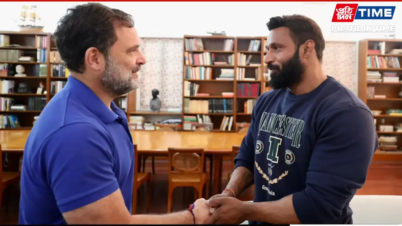 Rahul Gandhi met Mohammad Deepak who had confronted the Bajrang Dal for harassing a Muslim elderly