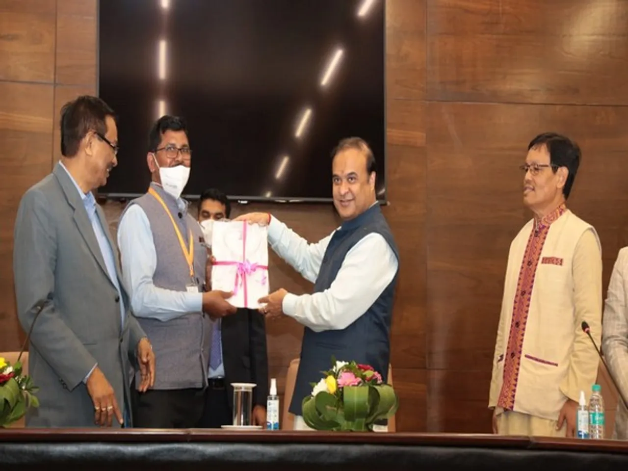 Assam CM Urges People To Wear Khadi, Popularise It