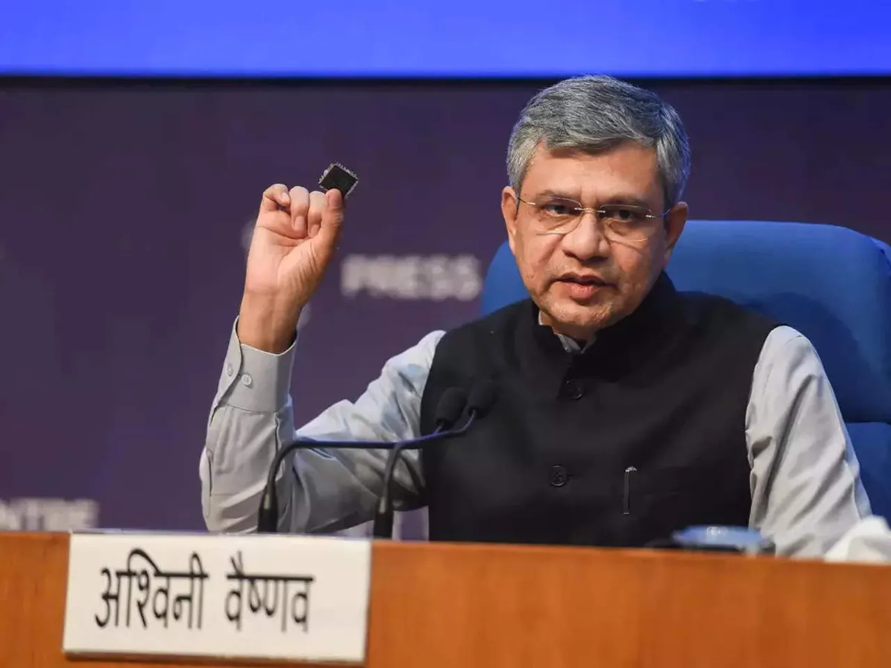 5G Network In India In Final Stages Of Development: Telecom Minister Vaishnaw