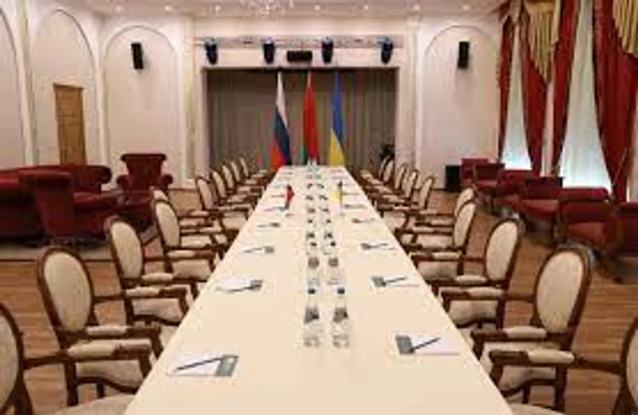 Ukrainian Delegation arrives at Border for Talks with Russia