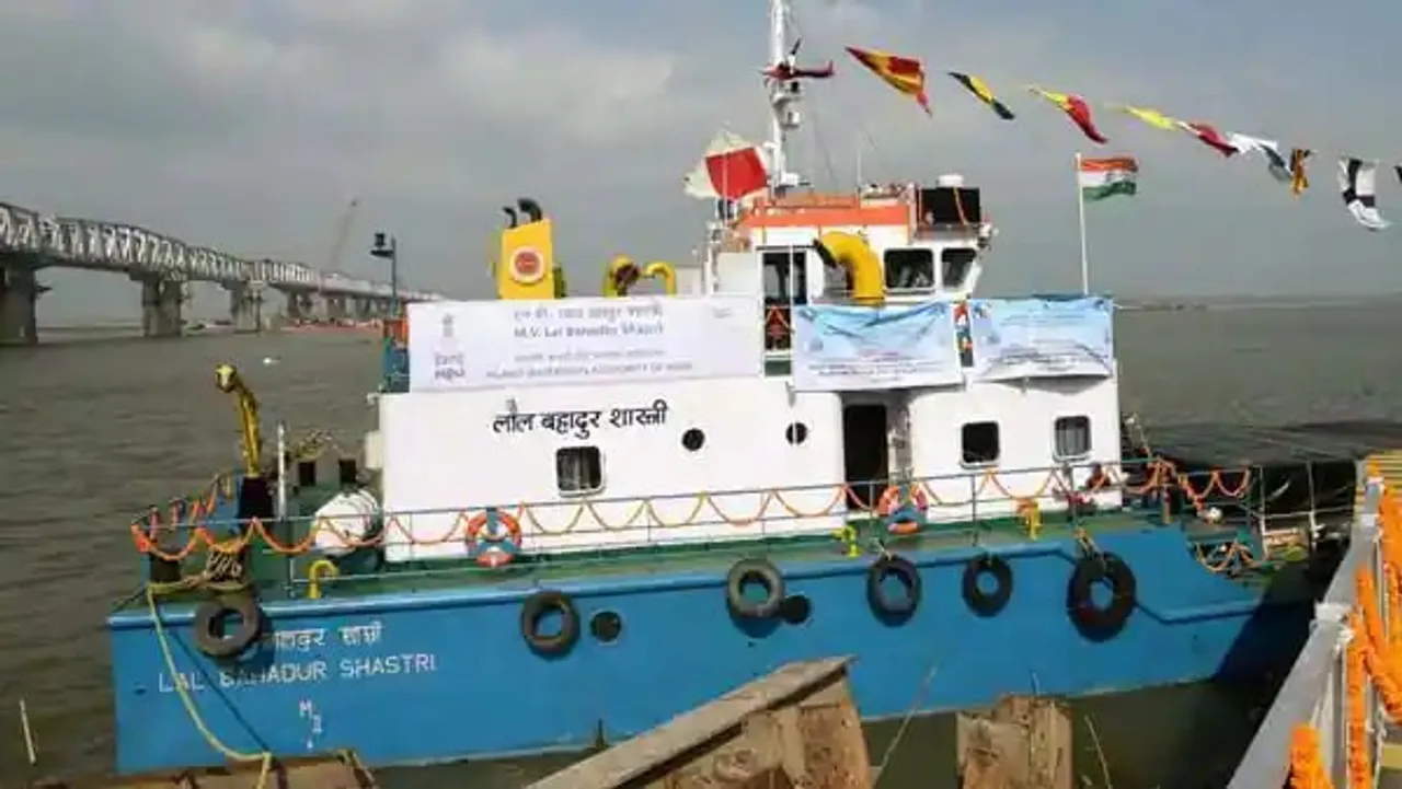 Motor vessel Lal Bahadur Shastri arrives in Assam