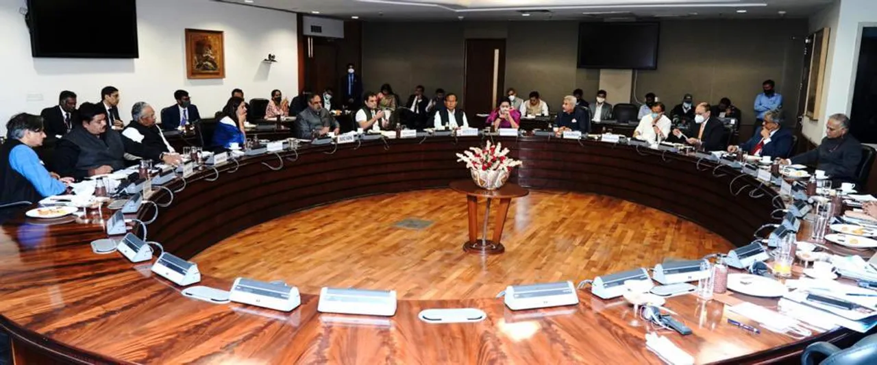Centre discusses evacuation efforts to rescue Indians stranded in Ukraine  