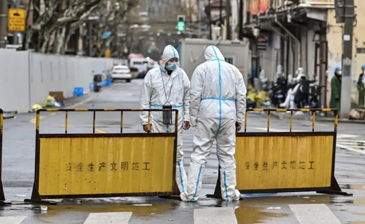 China: City of 9 Million under Lockdown As Virus Ripples Across Country 