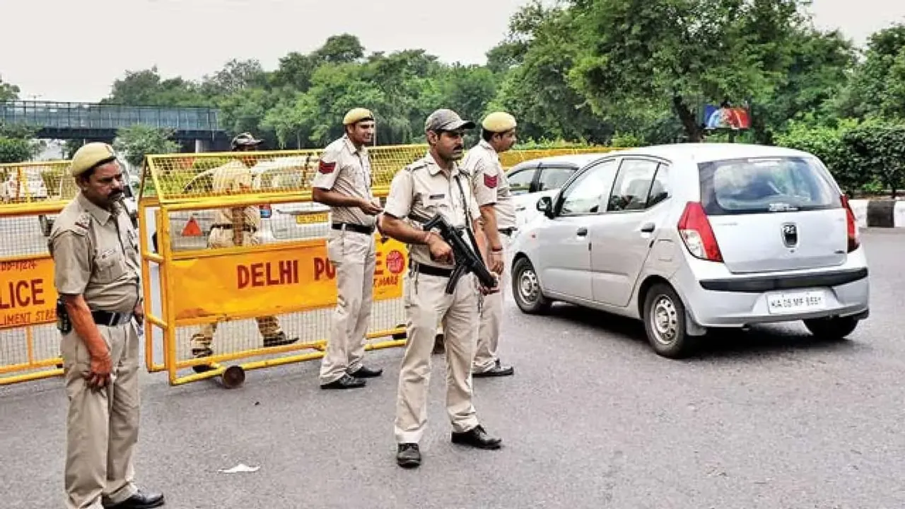 Delhi Police Arrest 1 As 4 Flee Following Encounter
