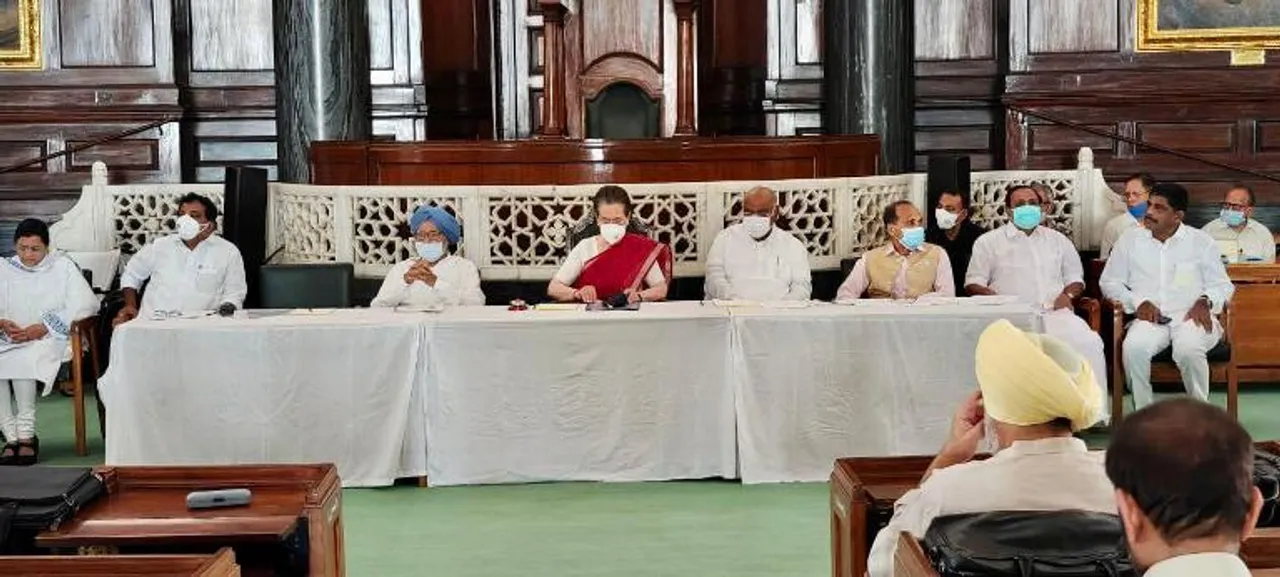 Sonia Gandhi Accuses BJP of Playing Divisive Politics
