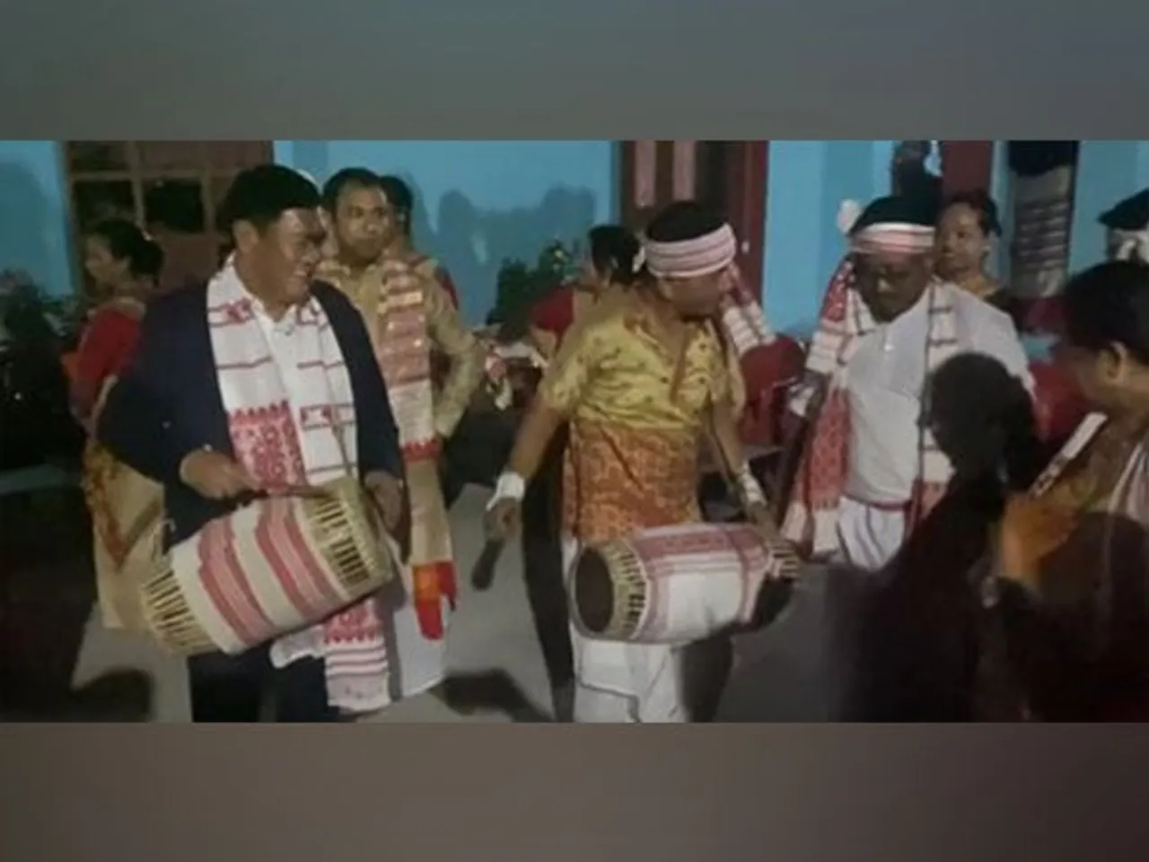 Arunachal CM Celebrates Bihu With Assamese Community In Itanagar