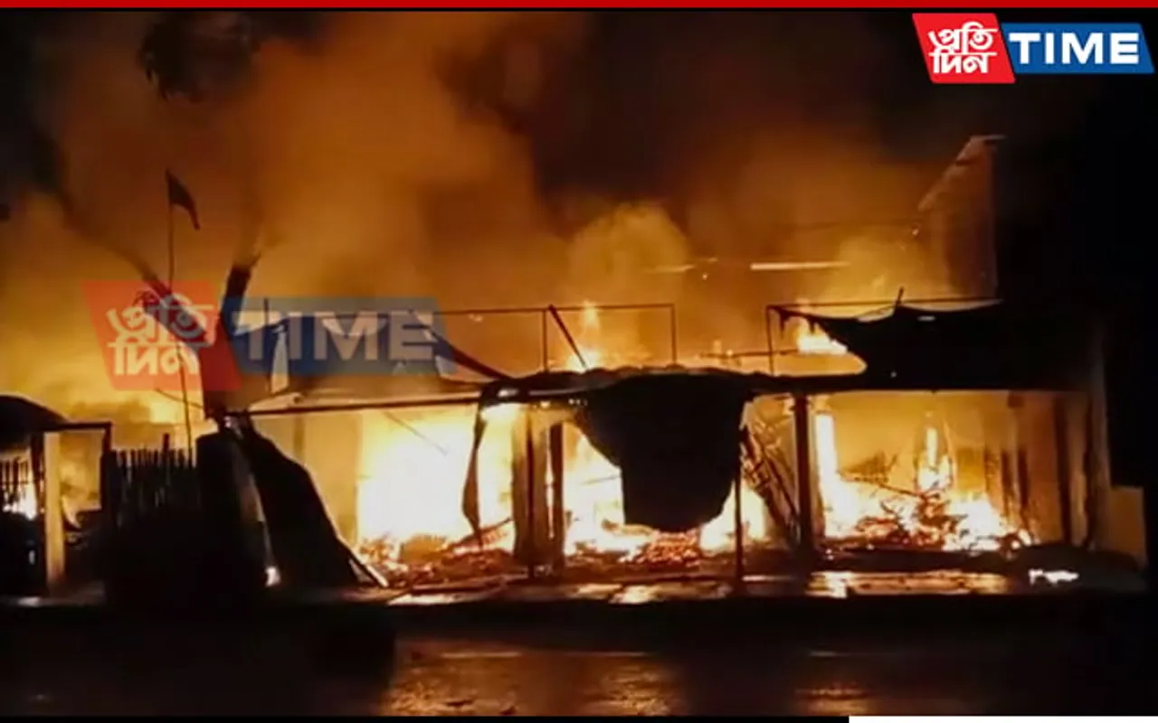 Assam: Massive Fire Engulfs 2 Houses in Doom Dooma, 1 Dead