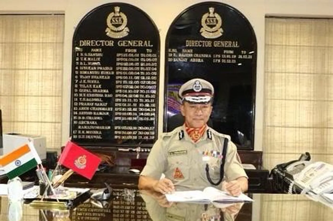 IPS Sujoy Lal Thaosen Takes Charge as New SSB DG 