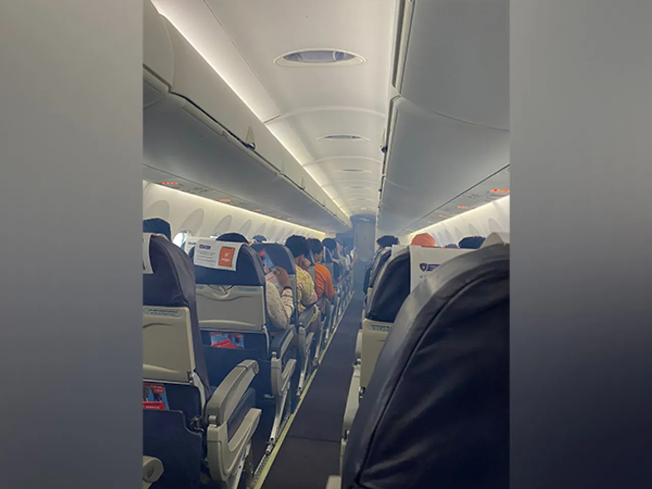 SpiceJet Flight Returns Back to Delhi after Smoke Noticed in Cabin