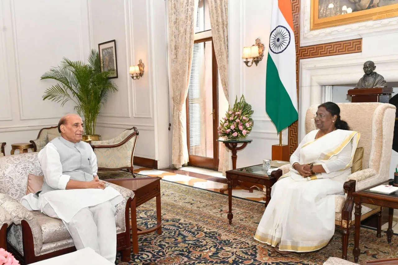 Rajnath Singh Calls on President Droupadi Murmu
