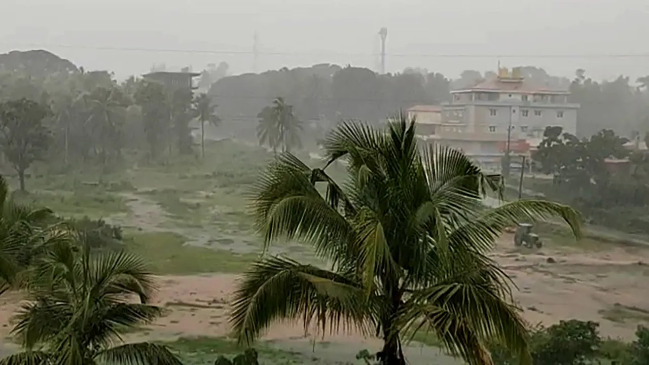 Heavy Rain Predicted in Coastal Karnataka, 3 Dead in Landslide