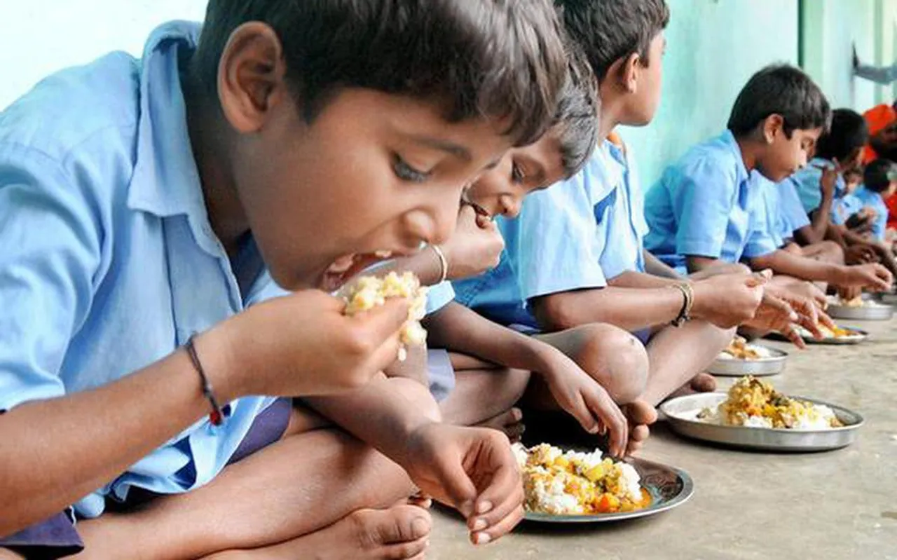 UP: Lizard In Midday Meal Leaves 24 Children Ill