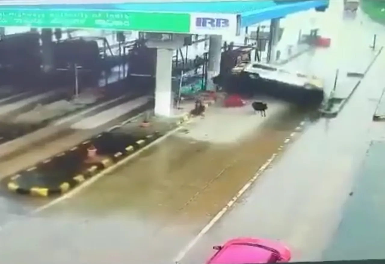 4 Dead After Ambulance Crashes Into Toll Gate in Karnataka