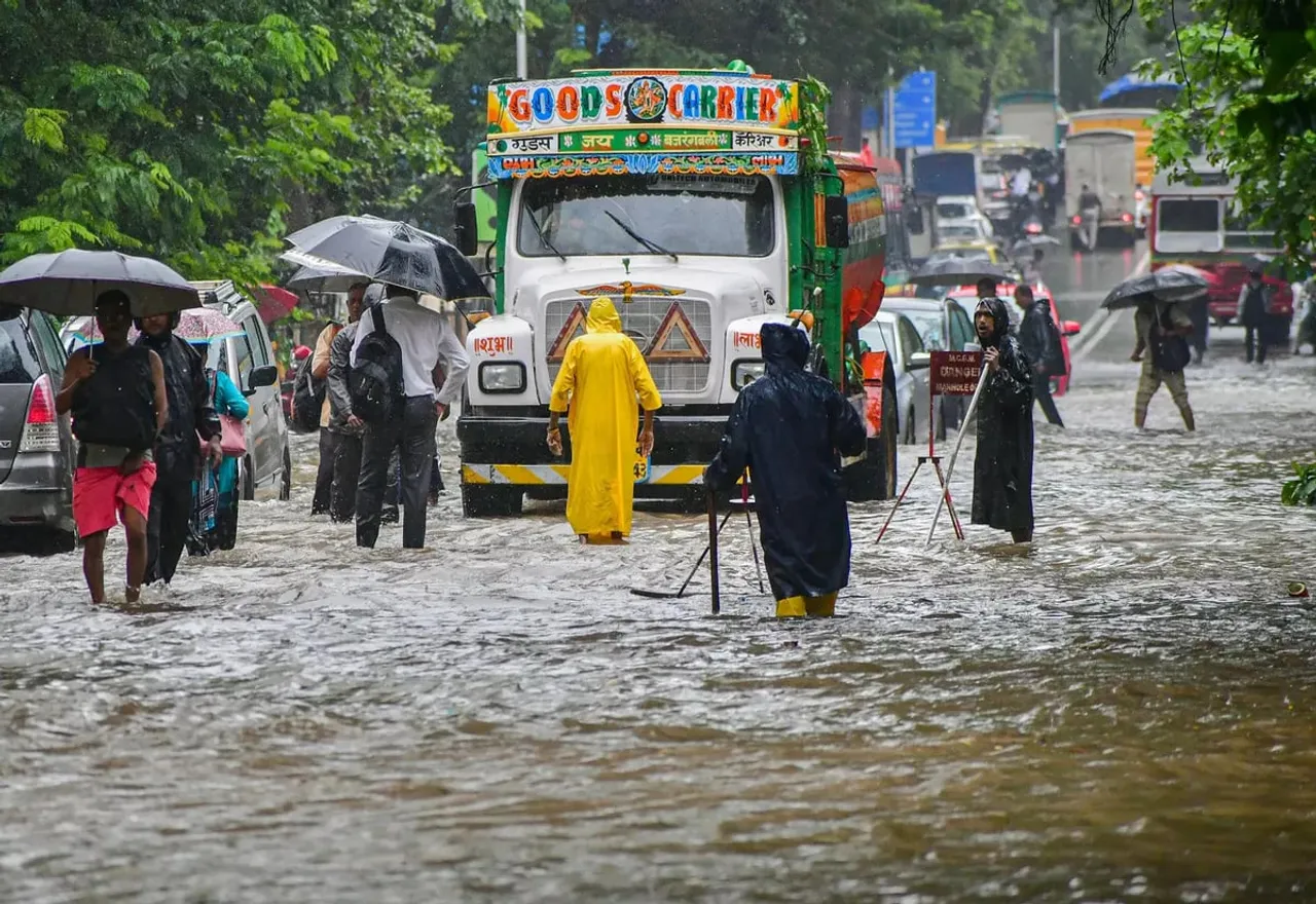 IMD Issues Red Alert for Several Districts of Maharashtra