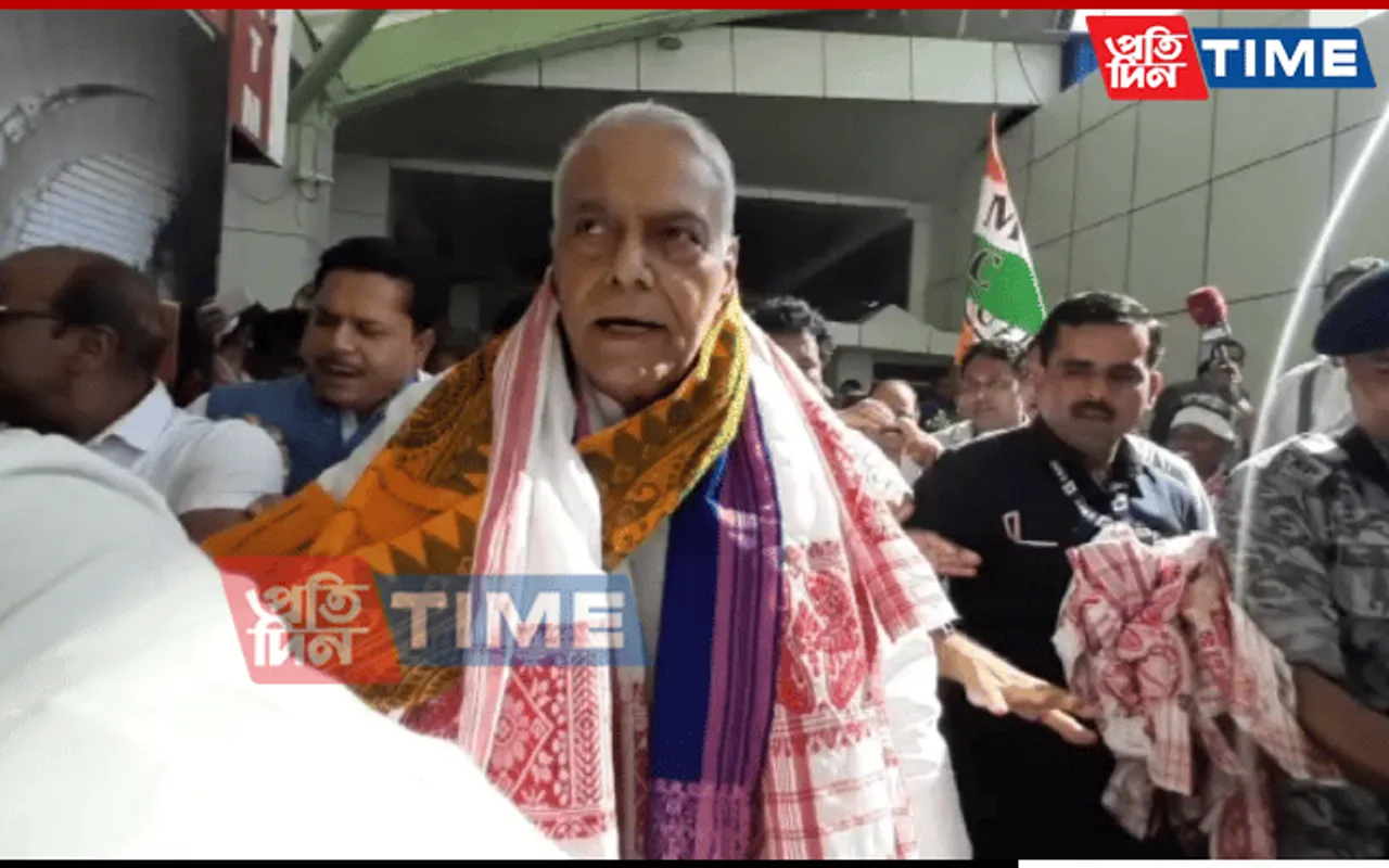 Yashwant Sinha Arrives To Warm Welcome In Guwahati