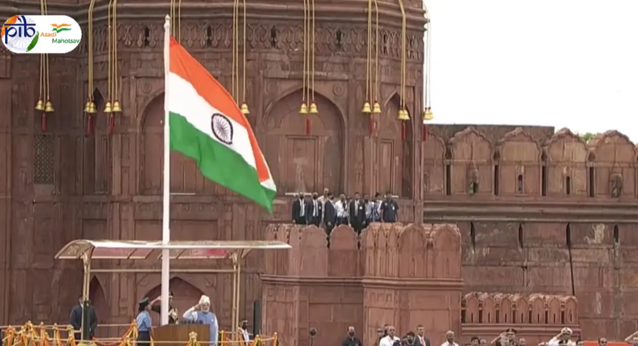 PM Modi Hoists National Flag at Red Fort, Addresses Nation on I-Day