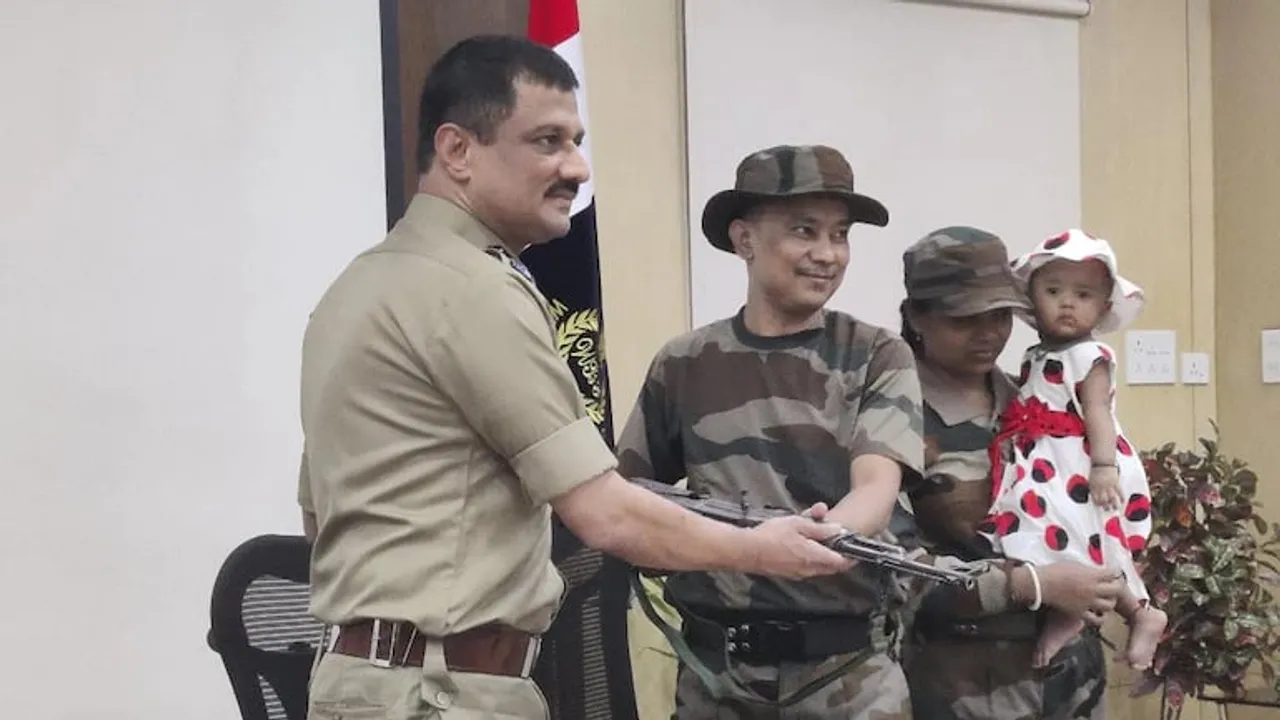 KLO Gen Sec Lays Down Arms Before West Bengal Police