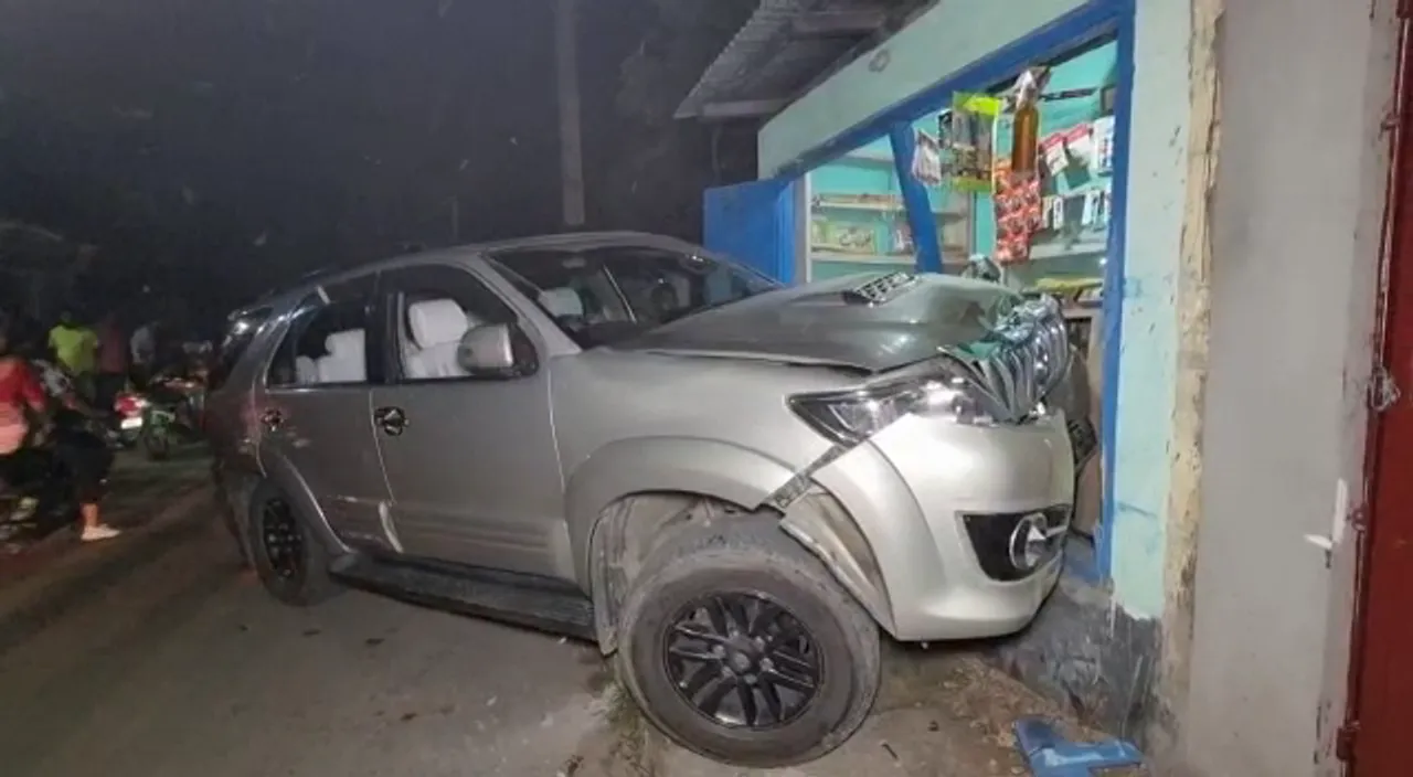 Guwahati: Drunk Driver Crashes Into Grocery Store; Shop Owner, Customers Injured