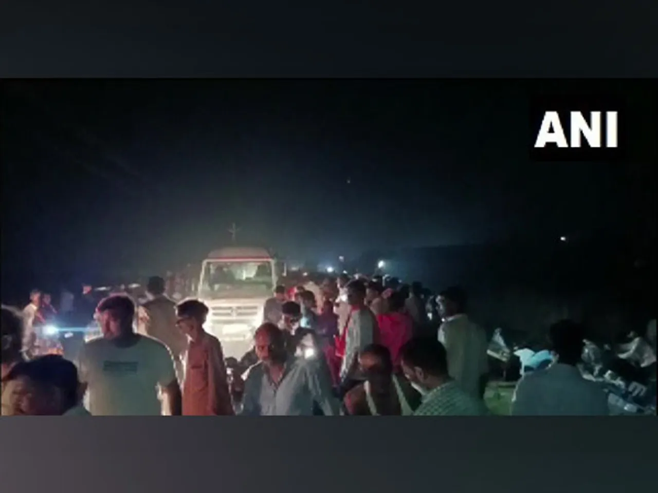 UP: Tractor-Trolley Carrying Pilgrims Overturns, 10 Killed